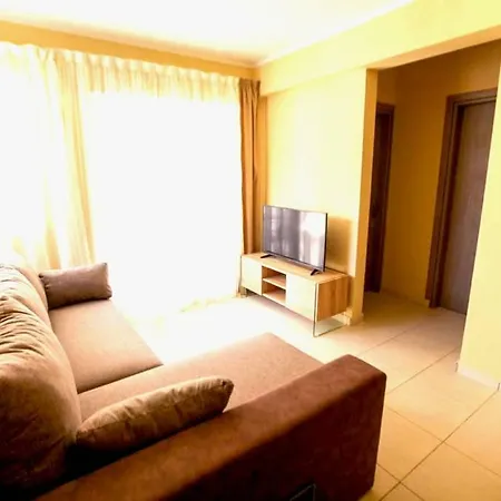 Apartment Apartment Dinie, One Bedroom Apartment By The Beach With Pool